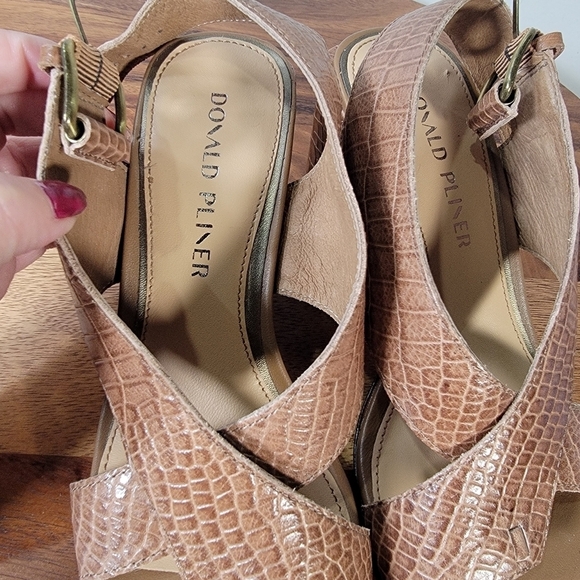 Donald Pliner Pasha Slingback Sandal Heels Croc Embossed Leather Size 7 - Picture 14 of 17